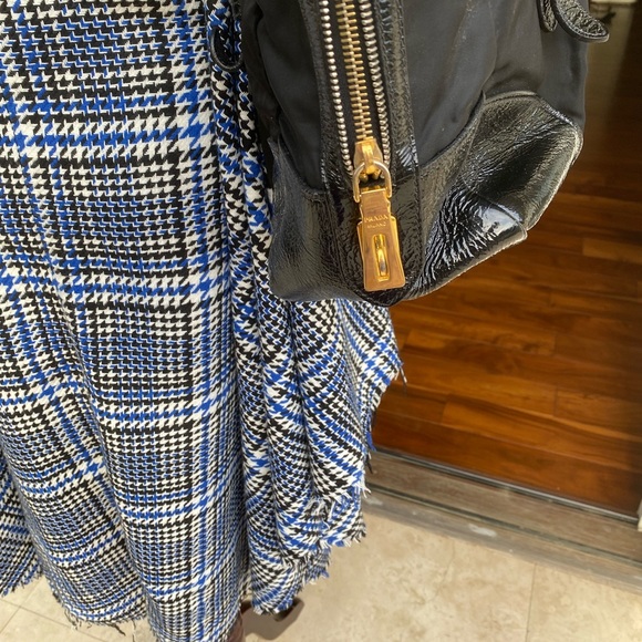 Vintage Prada Nylon shoulder bag with good condition. Look at photos - Picture 14 of 15